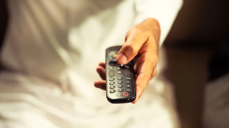 Controle remoto para navegar por canais de TV